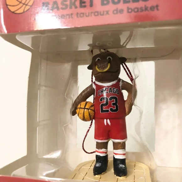 Souvenirs That Dont  Suck Basket Bulls Christmas Ornament Basketball Chicago - Picture 15 of 16